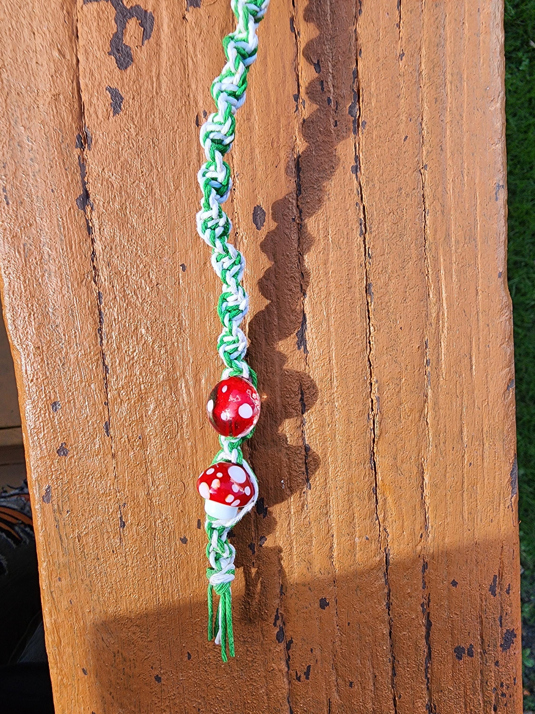Handmade Hemp Keychain: Green & White with Glass Mushroom Beads - Thumbnail 7