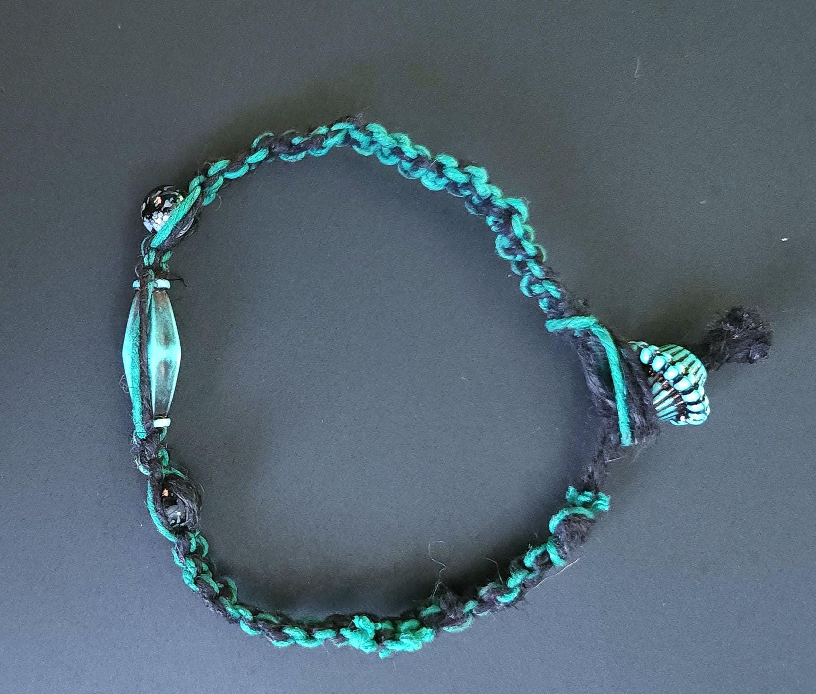 Handmade Teal Hemp Bracelet with Glass Beads - Thumbnail 4