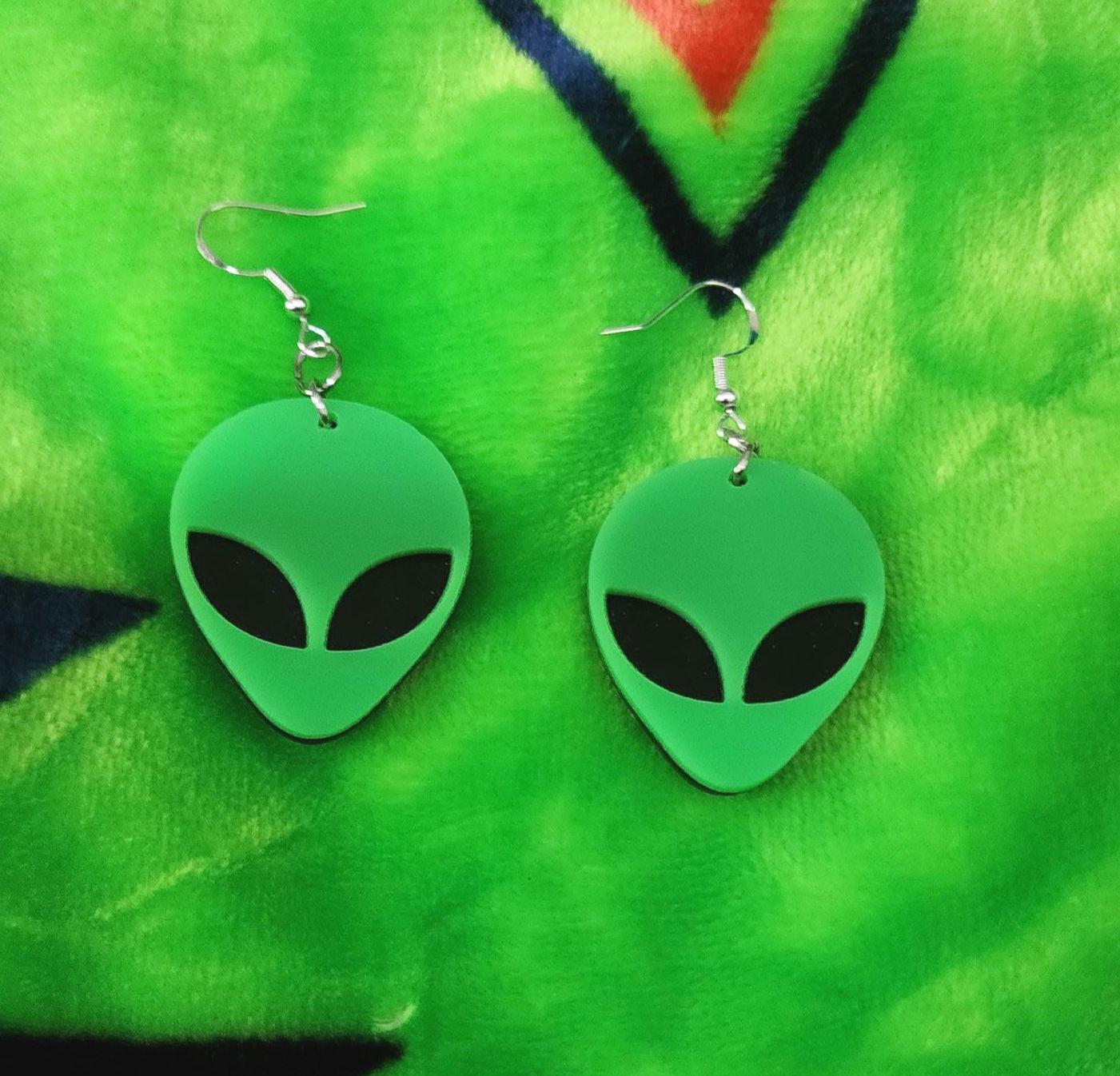Green Alien Dangle Earrings: Handmade Sci-Fi Jewelry - Thumbnail 6