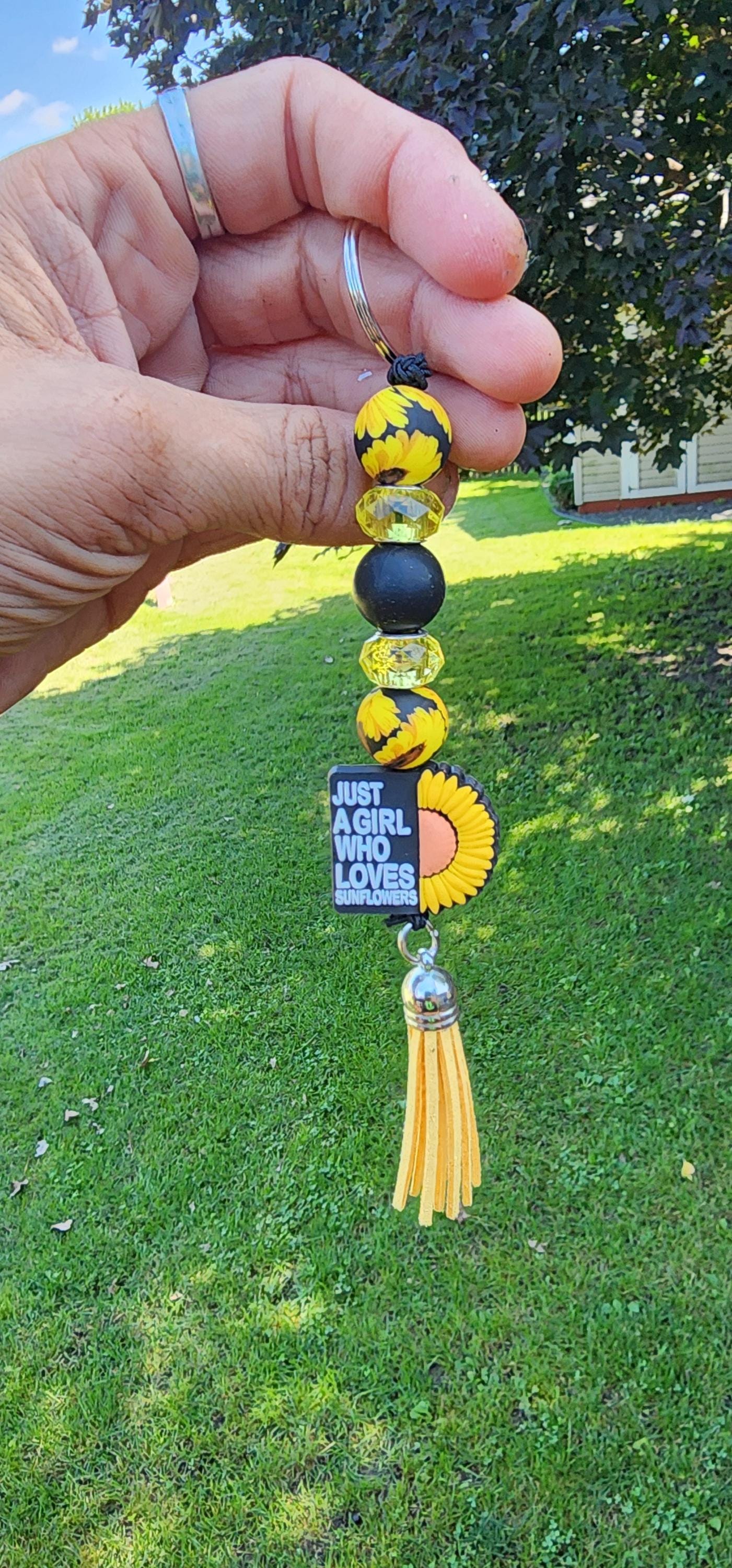 Sunflower Beaded Keychain: Cheerful Handmade Bag Charm