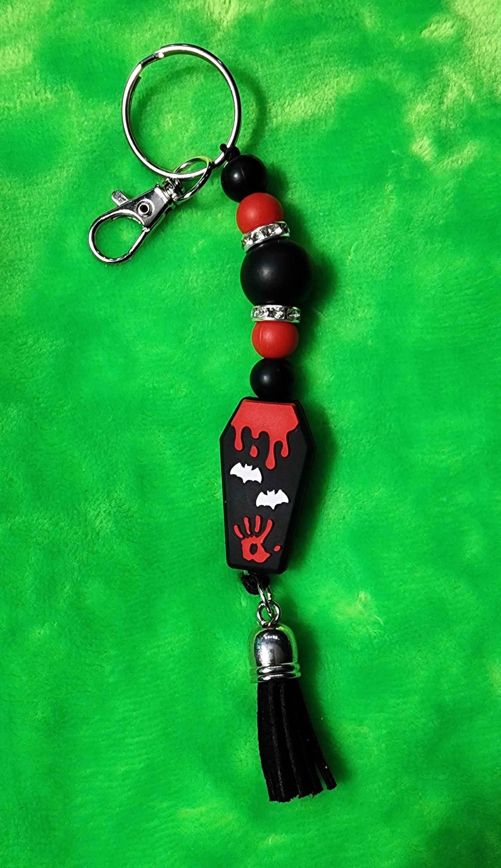 Coffin Cutie Keychain – Spooky Gothic Beaded Charm for Keys, Bags & Halloween Vibes - Thumbnail 5
