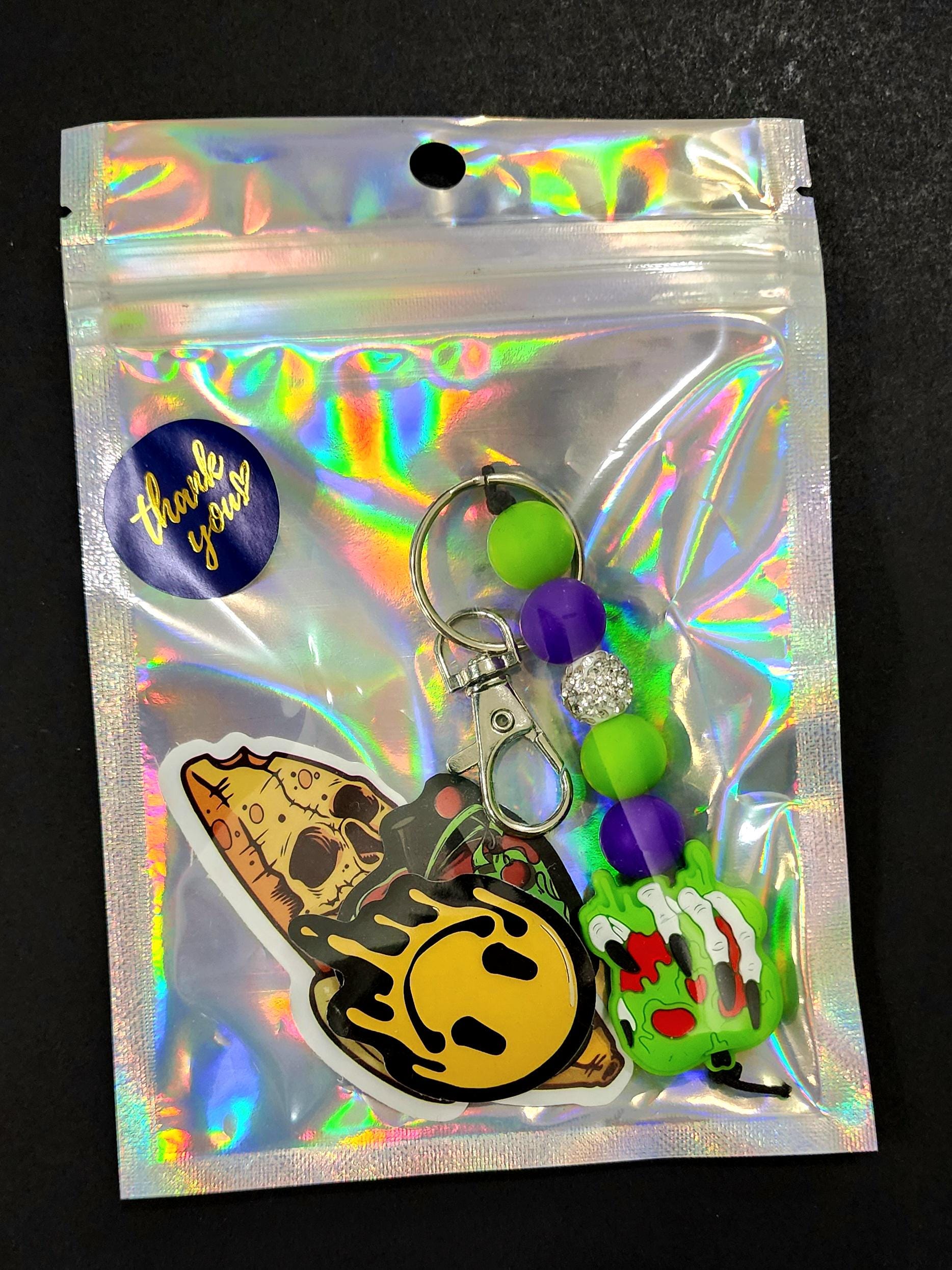 Cute Beaded Skull Beaded Keychain | Pastel Goth Charm | Halloween Bag Accessory | Silicone Bead Keychain | Gift for Her | Spooky Cute - Thumbnail 3