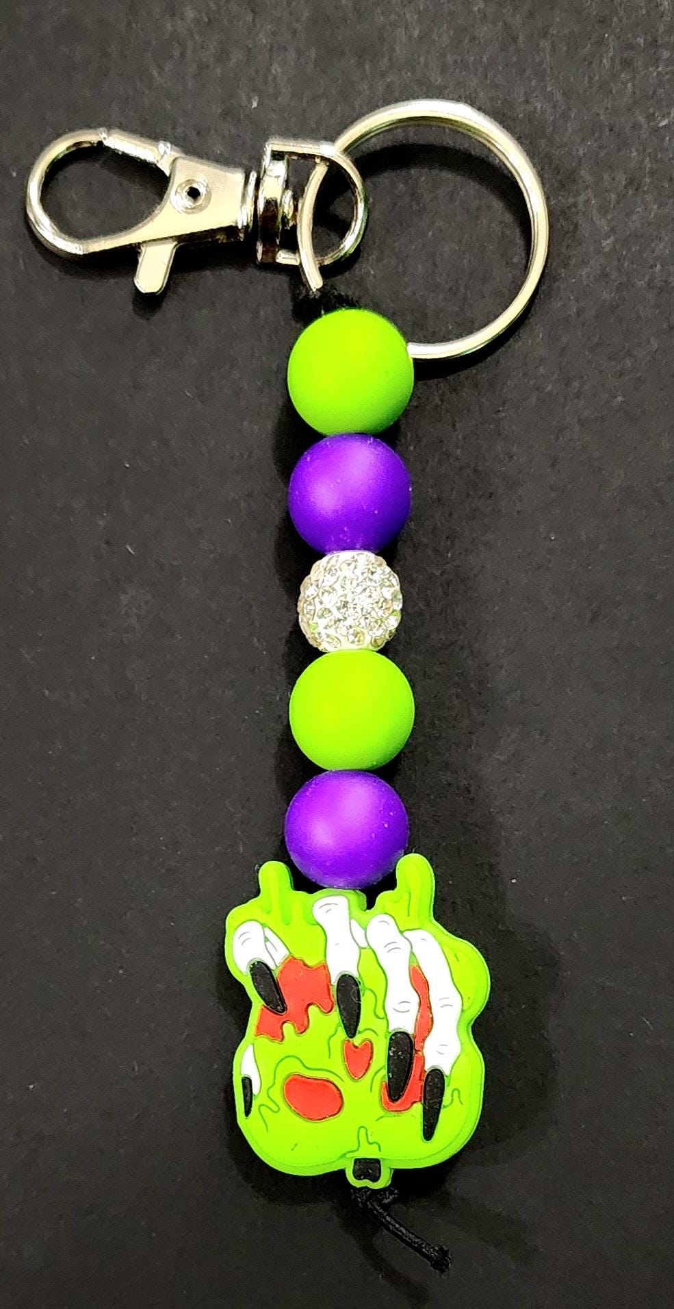 Cute Beaded Skull Beaded Keychain | Pastel Goth Charm | Halloween Bag Accessory | Silicone Bead Keychain | Gift for Her | Spooky Cute - Thumbnail 2