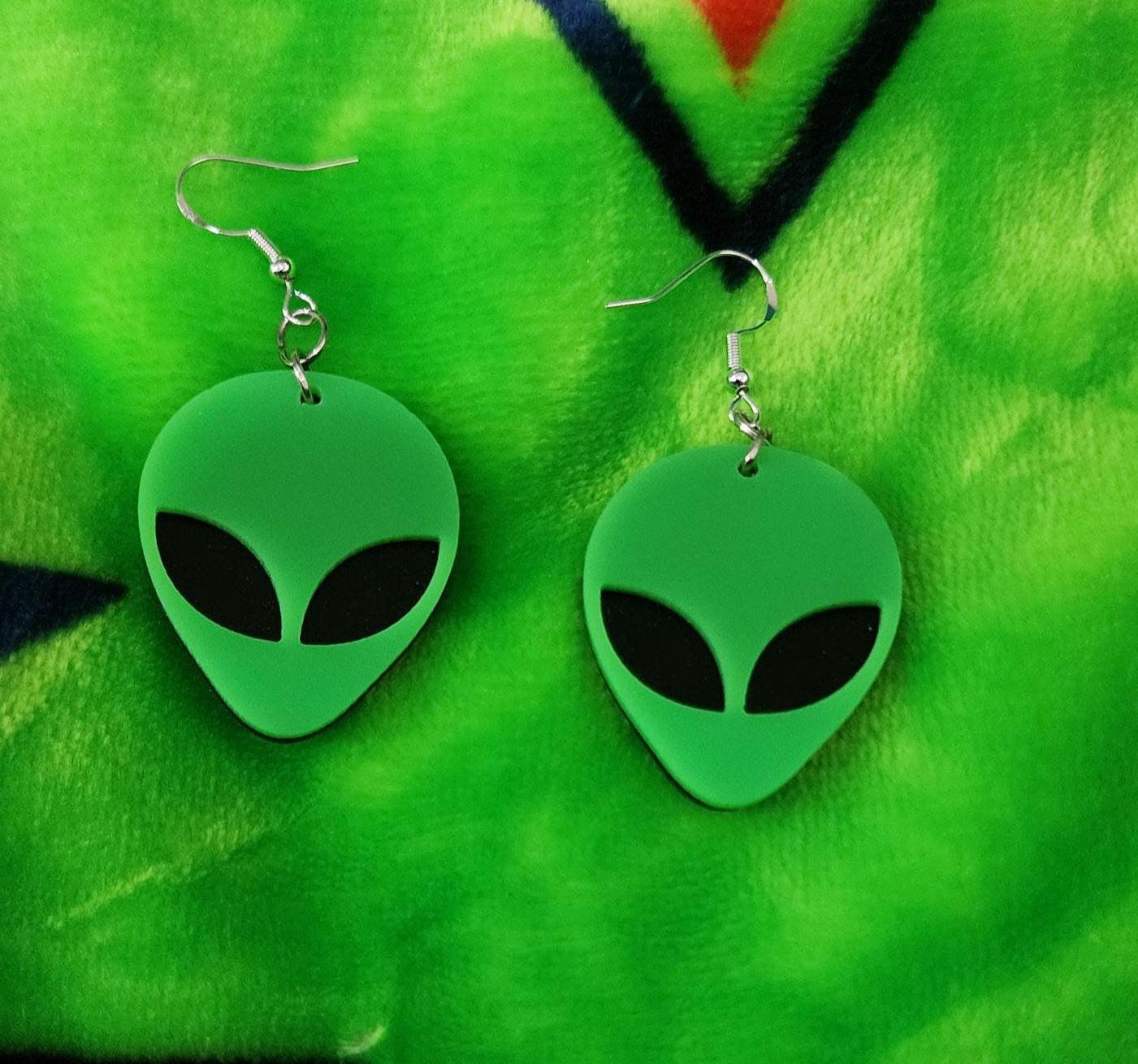 Green Alien Dangle Earrings: Handmade Sci-Fi Jewelry - Thumbnail 4