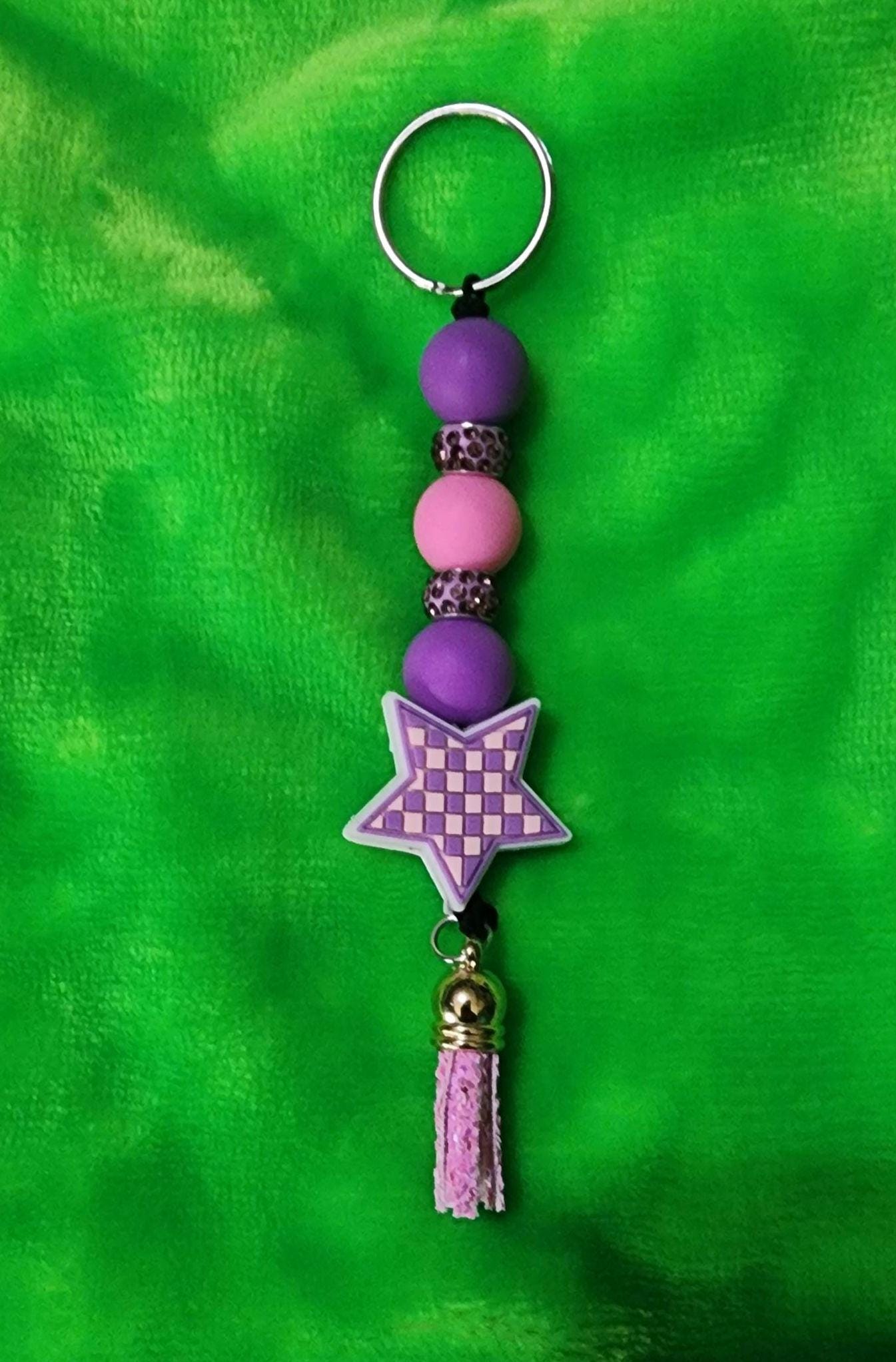 Checkered Star Beaded Keychain: Funky Bag Charm for Bold Personalities - Thumbnail 3
