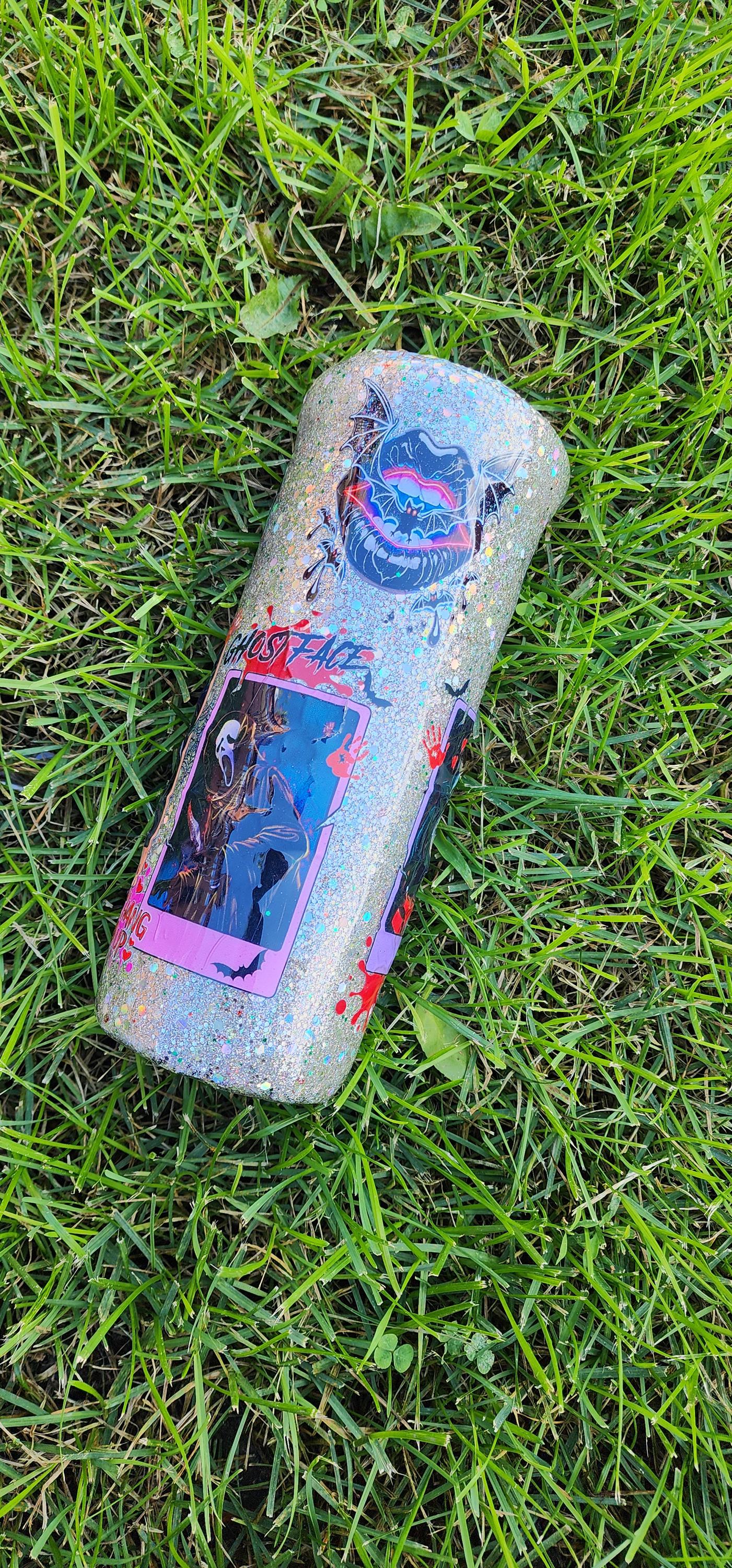 Scream-Inspired Ghost Face Epoxy Tumbler | Glitter Horror Cup for Spooky Vibes - Thumbnail 2