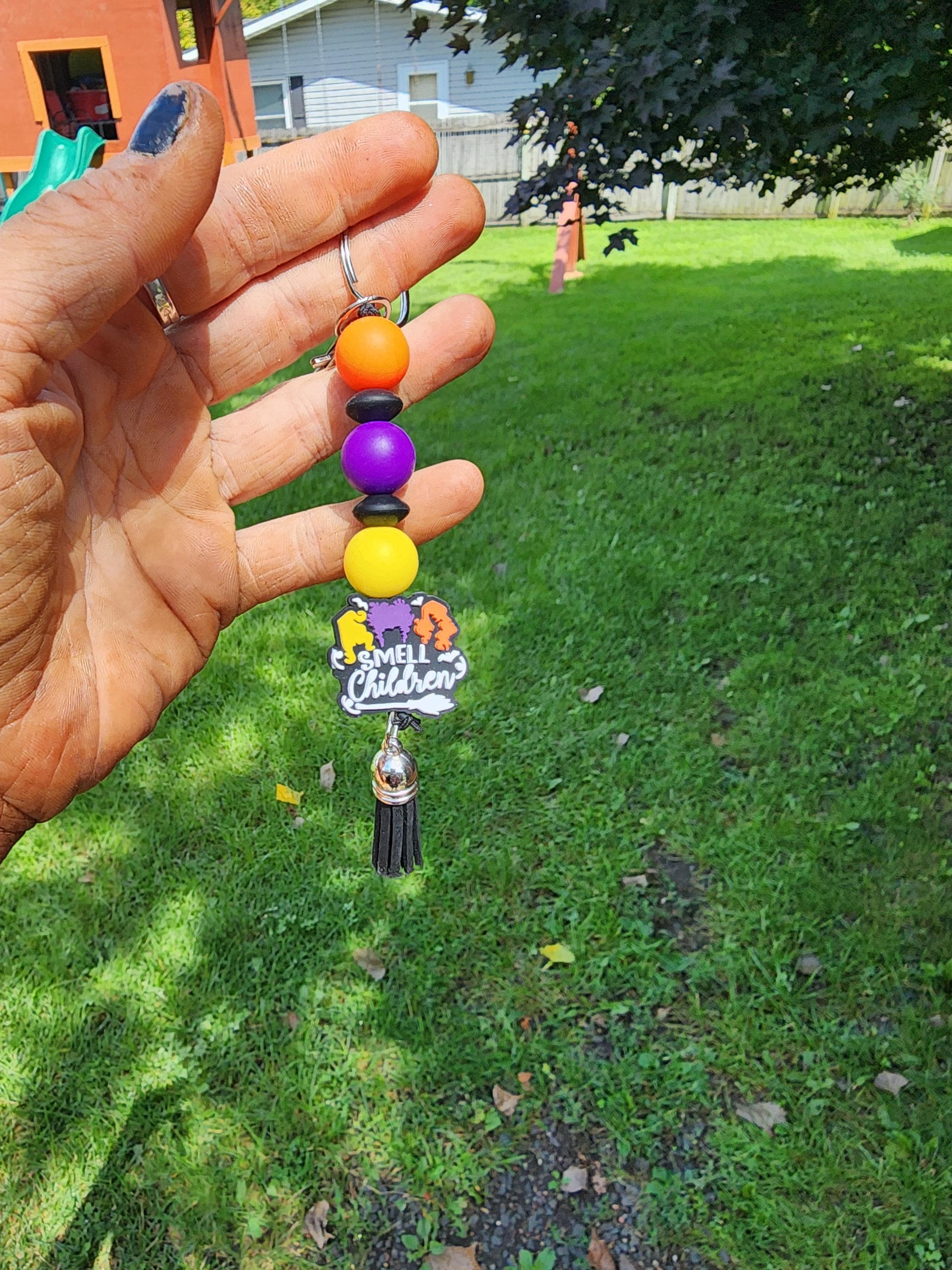 Hocus Pocus Inspired Keychain: 'I Smell Children' Beaded Charm - Thumbnail 6