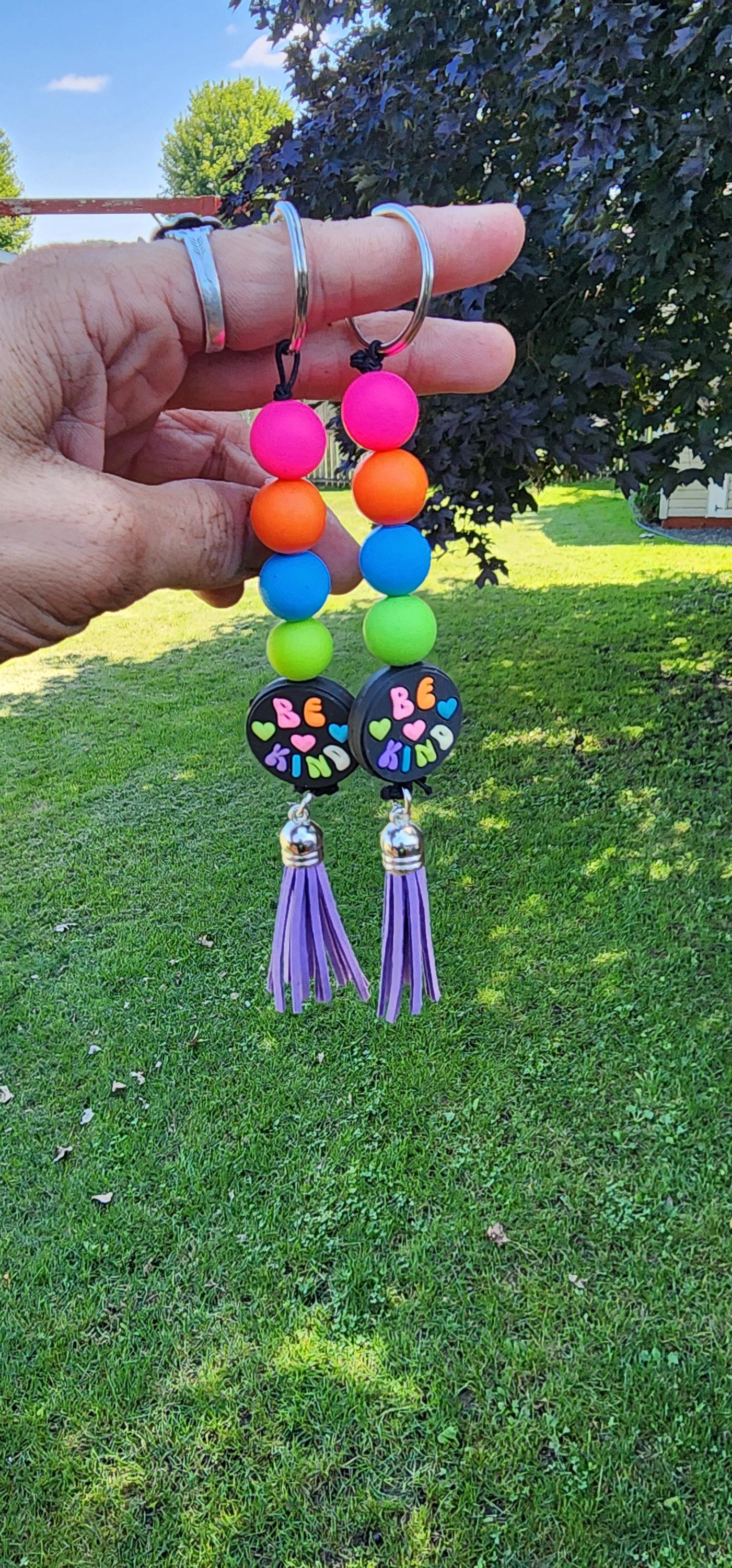 Be Kind Multicolored Beaded Keychain – Handmade Rainbow Statement Accessory, Positive Vibes Gift with Good Energy - Thumbnail 6