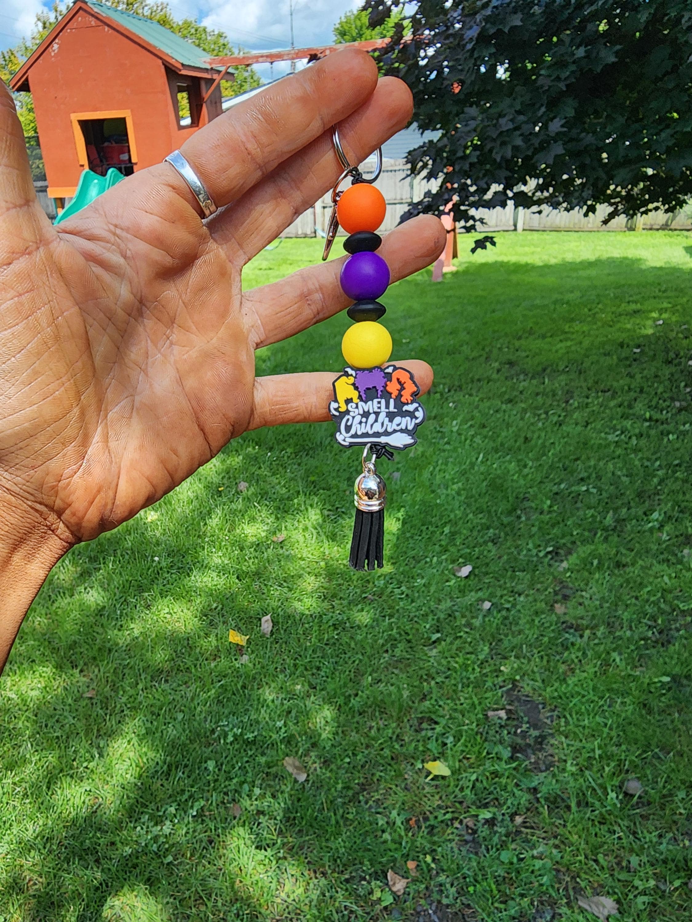 Hocus Pocus Inspired Keychain: 'I Smell Children' Beaded Charm - Thumbnail 4