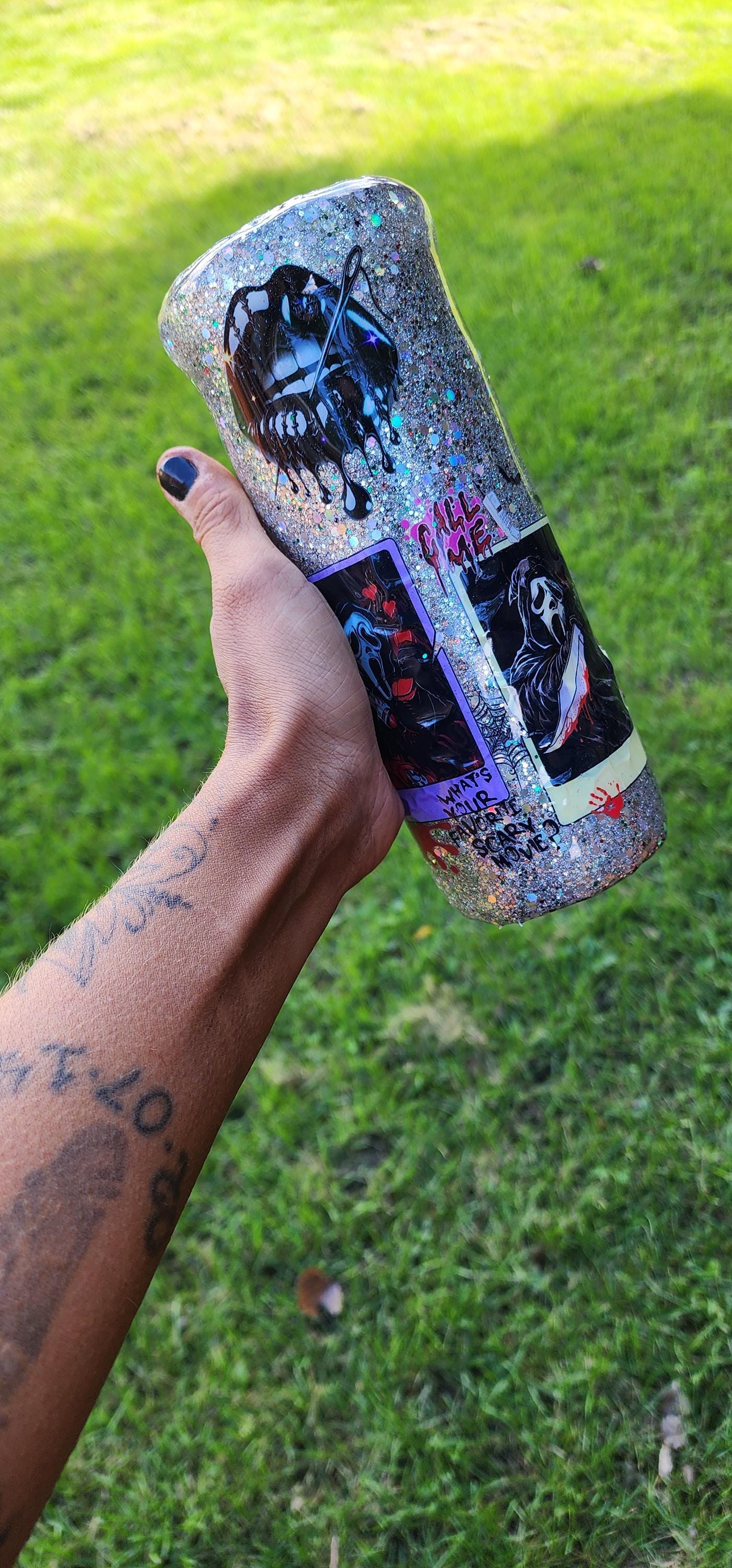 Scream-Inspired Ghost Face Epoxy Tumbler | Glitter Horror Cup for Spooky Vibes - Thumbnail 5