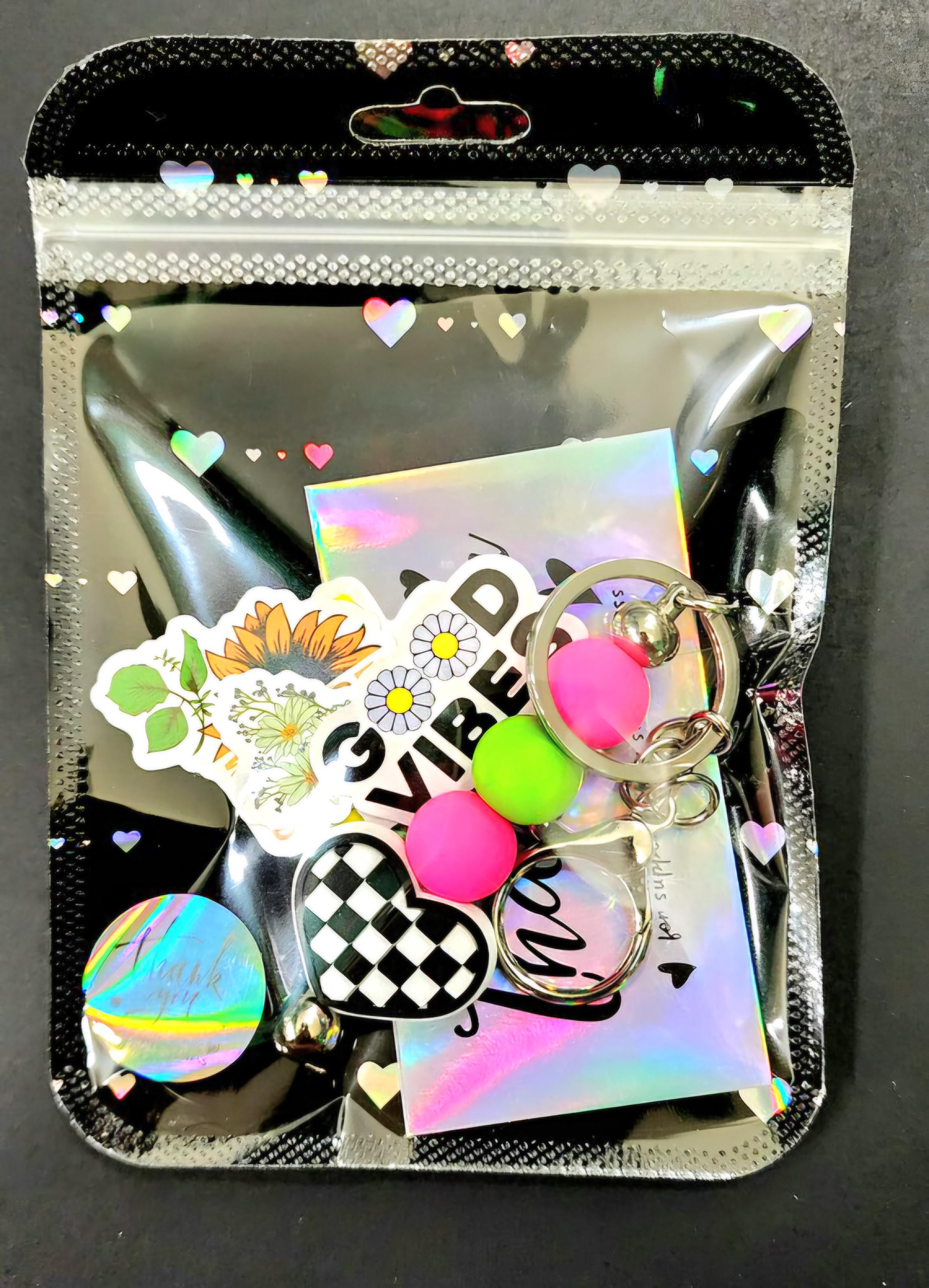 Handmade Checkered Heart Keychain: Pink & Green Beaded Keyring - Thumbnail 3