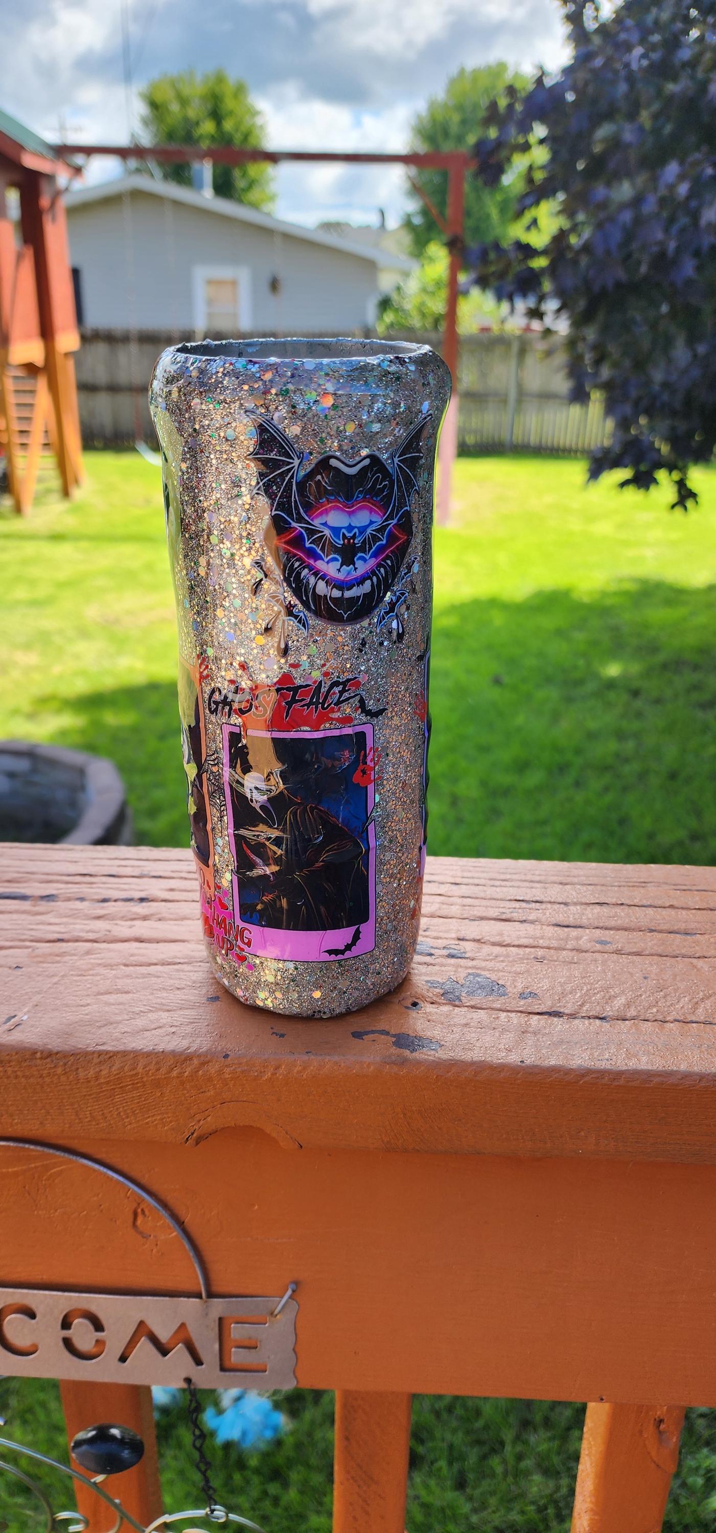 Scream-Inspired Ghost Face Epoxy Tumbler | Glitter Horror Cup for Spooky Vibes - Thumbnail 6