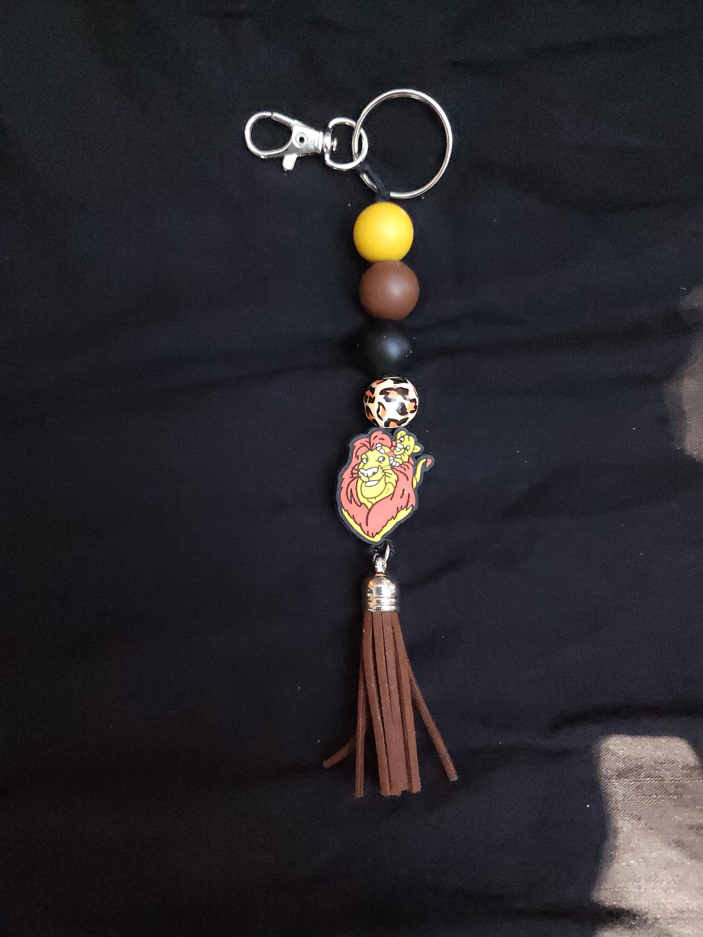 Lion King Beaded Keychain – Simba & Mufasa Inspired – Disney-Inspired Beaded Charm – Cute Gift for Fans, Backpack or Bag Accessory - Thumbnail 2