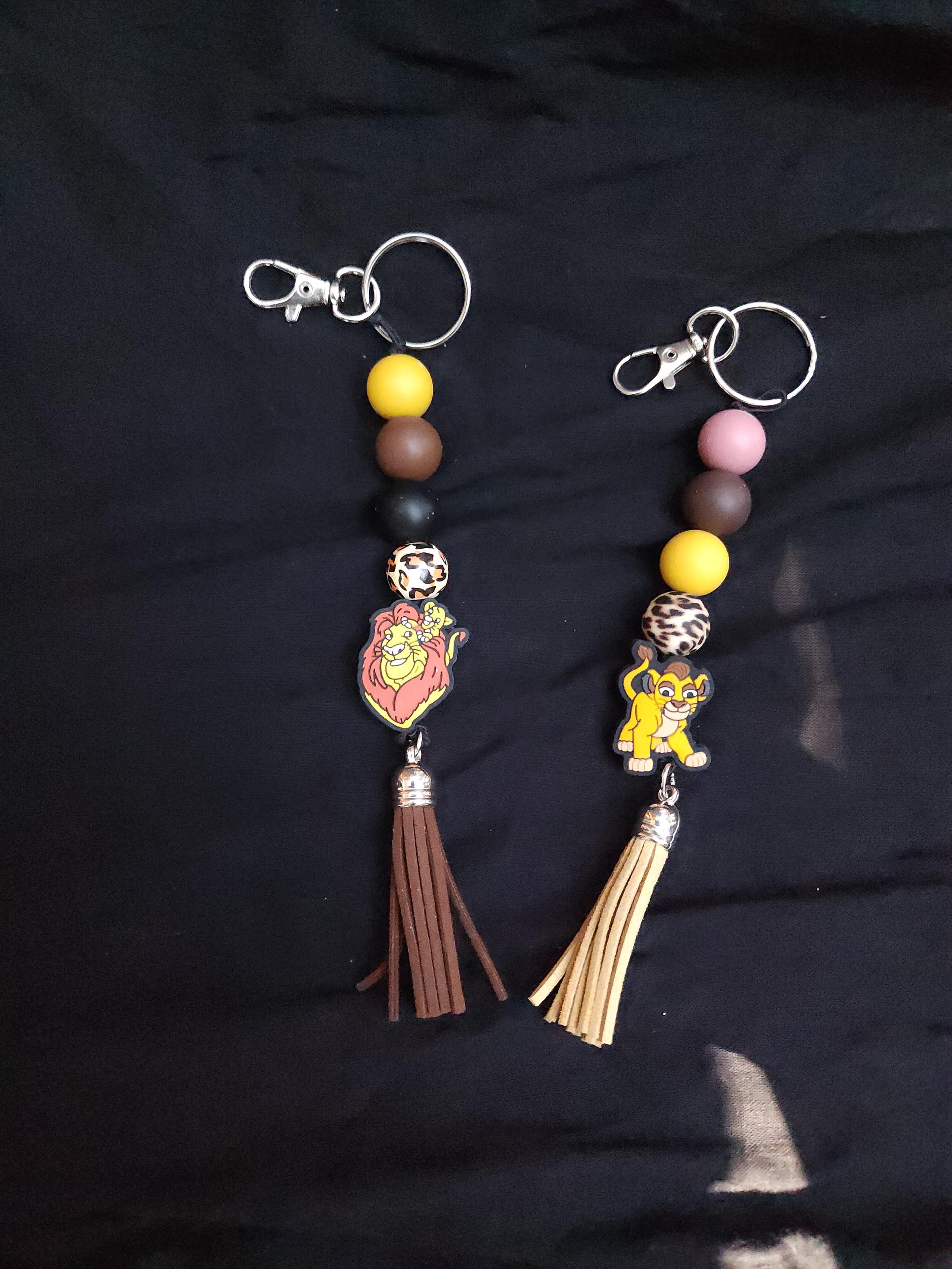 Lion King Beaded Keychain – Simba & Mufasa Inspired – Disney-Inspired Beaded Charm – Cute Gift for Fans, Backpack or Bag Accessory - Thumbnail 5