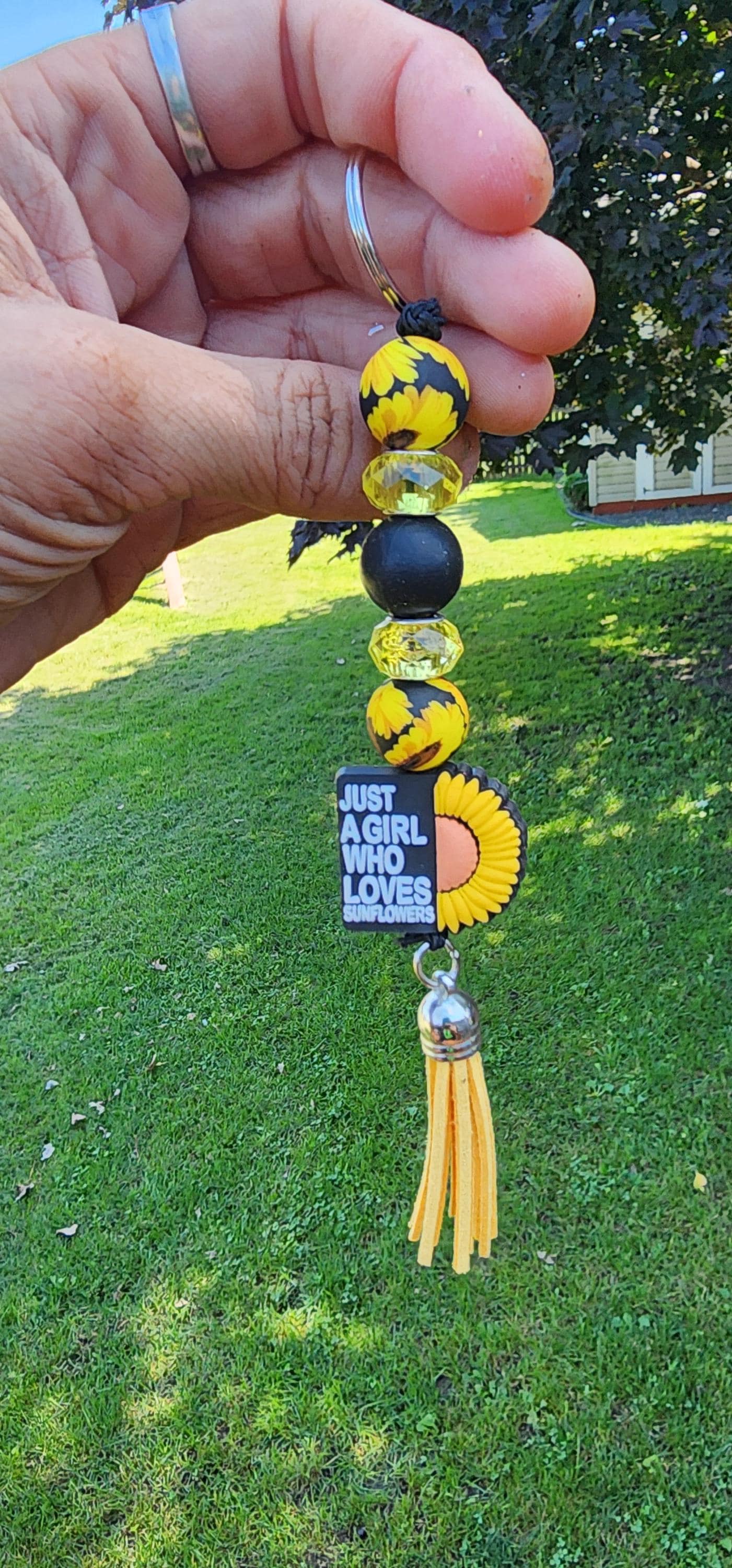 Sunflower Beaded Keychain: Cheerful Handmade Bag Charm - Thumbnail 4