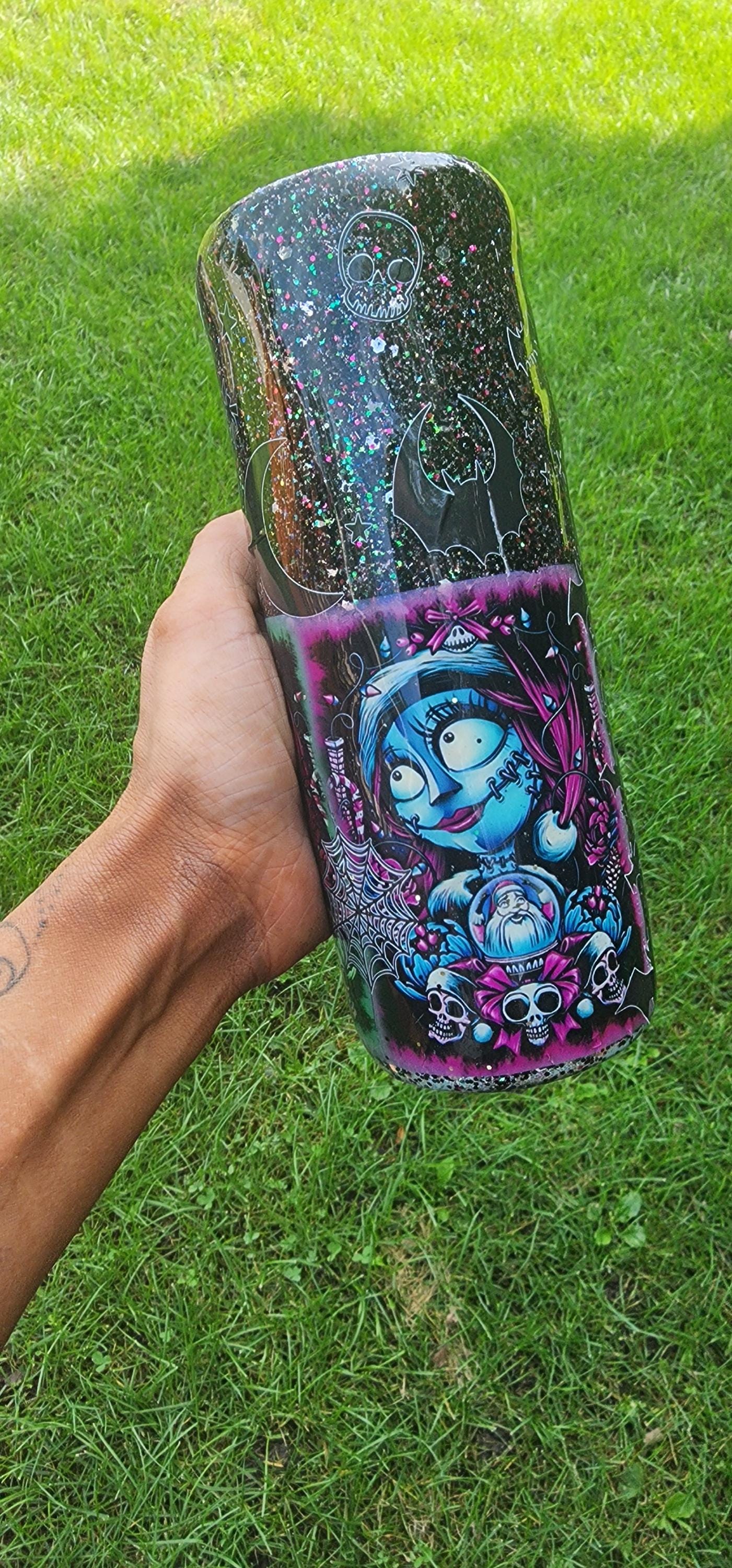 Nightmare Before Christmas Tumbler: Black Glitter Jack & Sally Epoxy Cup - Thumbnail 4