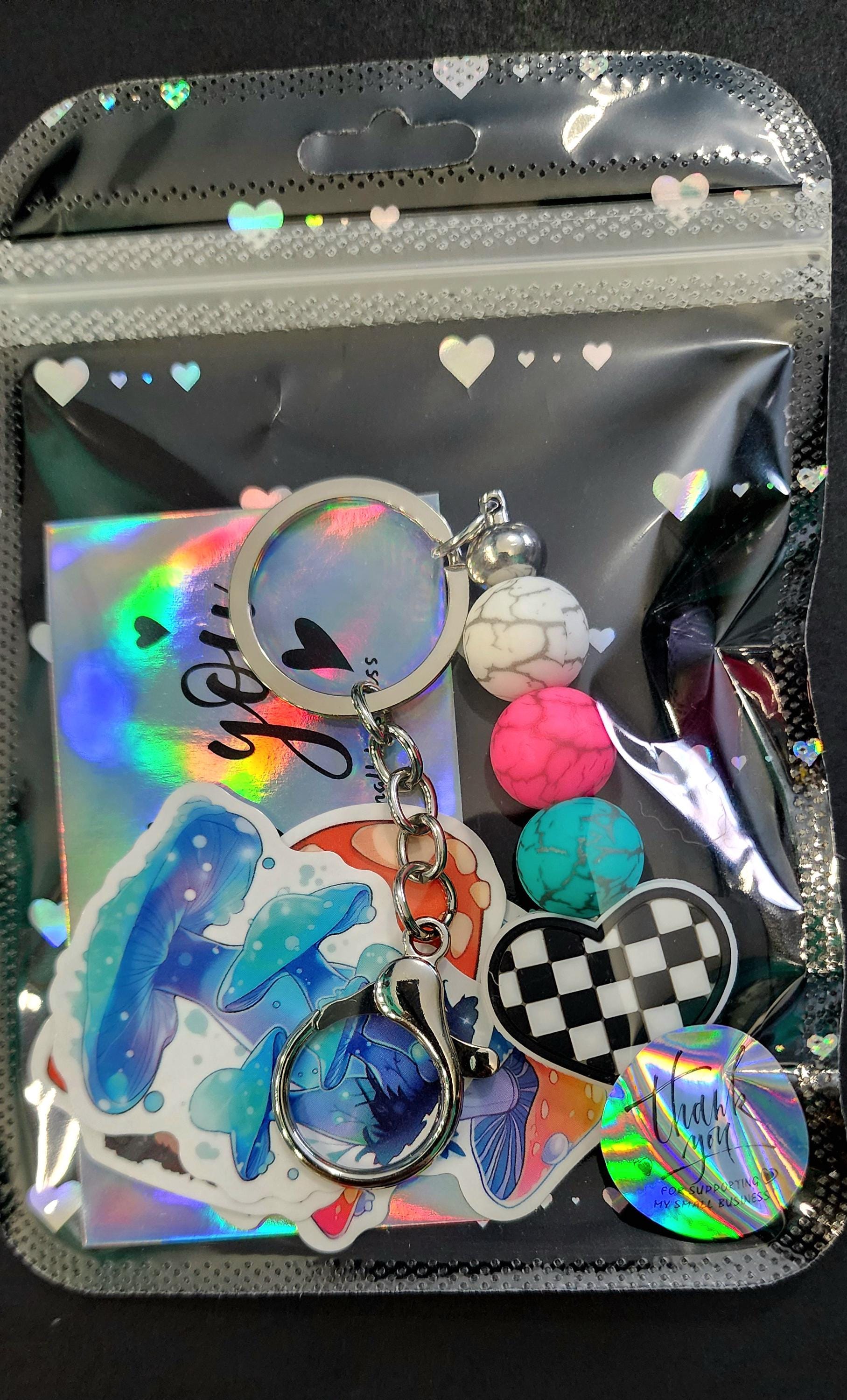 Handmade Checkered Heart Keychain: Multicolor Beaded Charm - Thumbnail 2