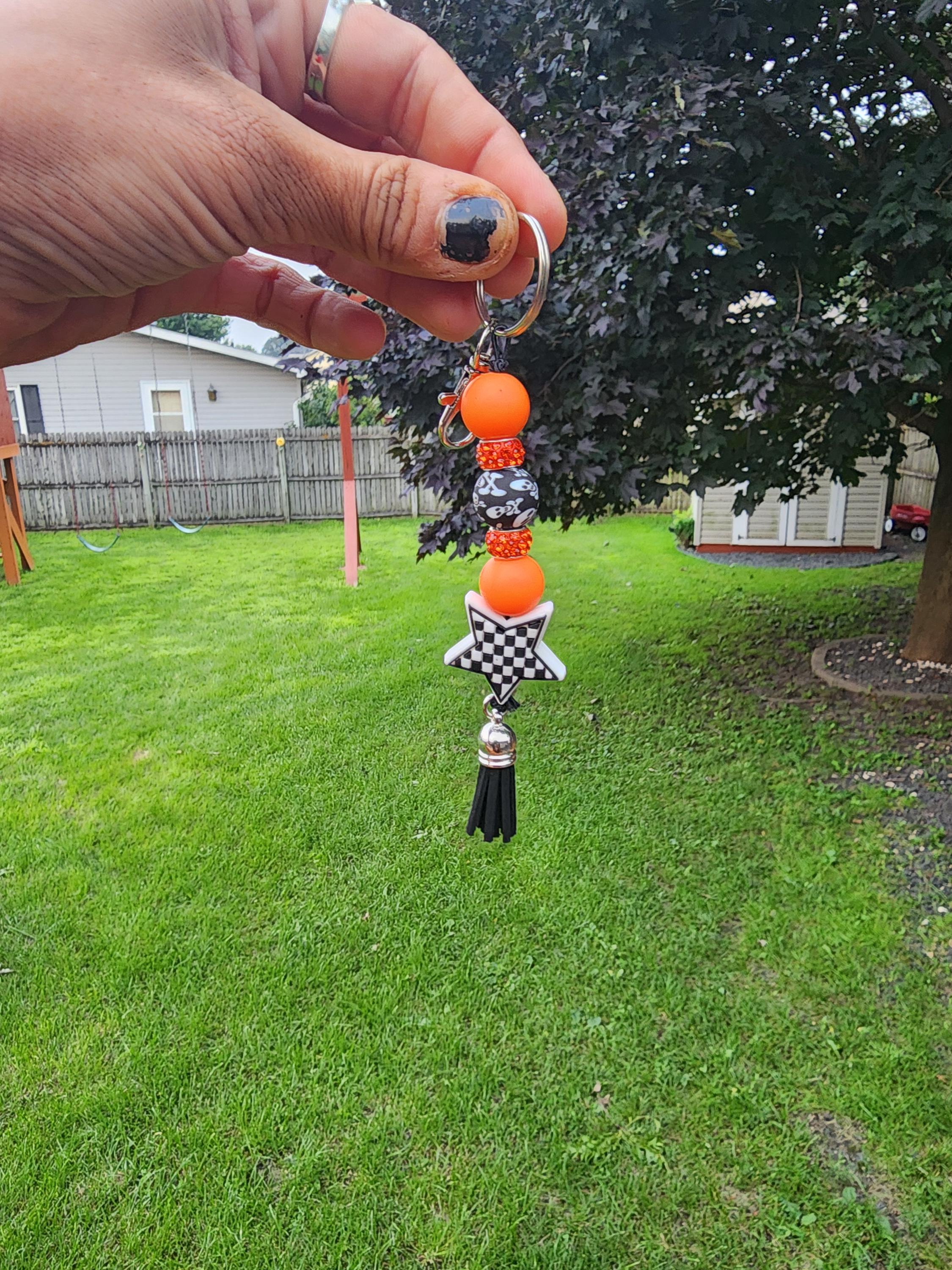 Checkered Star Keychain: Y2K Retro Charm with Colorful Accent Bead - Thumbnail 3