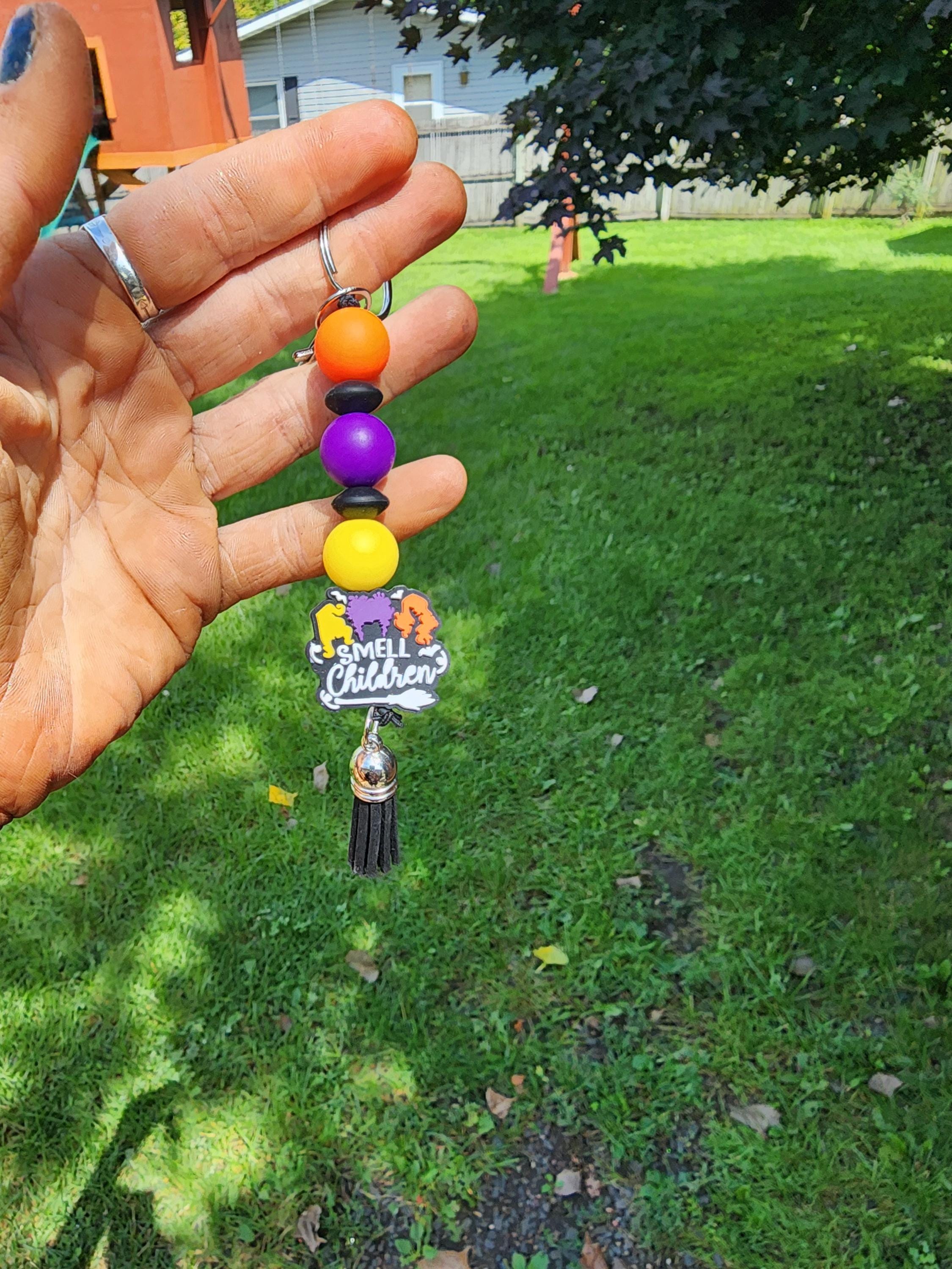 Hocus Pocus Inspired Keychain: 'I Smell Children' Beaded Charm - Thumbnail 5