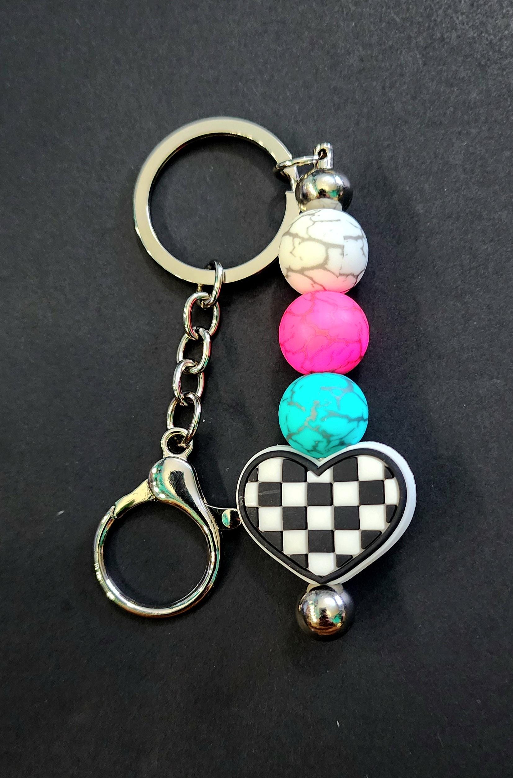 Handmade Checkered Heart Keychain: Multicolor Beaded Charm - Thumbnail 3