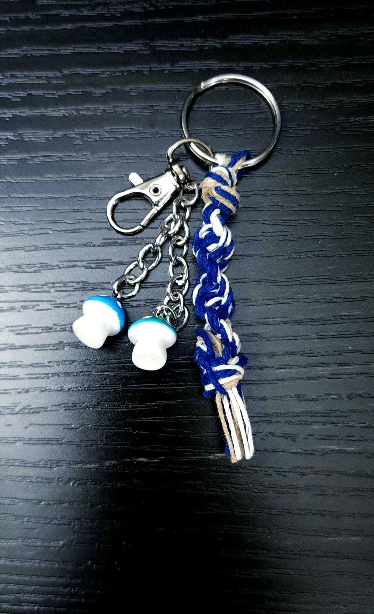 Mini Hemp Keychain with Acrylic Mushroom Charm - Boho Key Ring, Eco-Friendly Gift, Handmade Accessory, Nature-Inspired Jewelry - Thumbnail 5