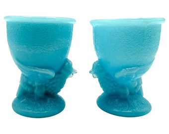 Zestaw 2 zabytkowych niebieskich kieliszków do jajek | Szklanka do mleka | Uchwyt na nóżki | Kura | Kurczak | Ptak | CZYTAJ