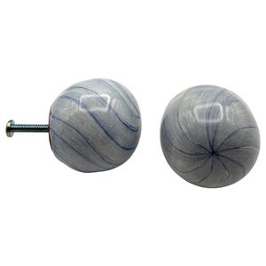 Juego de 2 tiradores Mackenzie Childs + herrajes / Remolino azul claro / Pomos para cajones / Armarios imagen 7