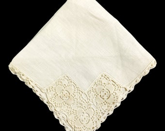 Vintage Crocheted Lace Handkerchief with Scalloped Edges | 10.25"