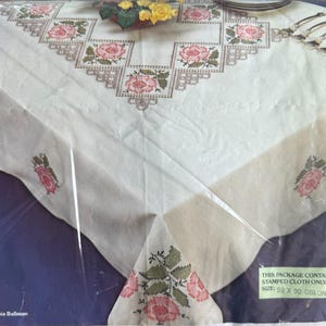 Mantel vintage Paragon "Rose Enchantment" estampado n.° 0900 / Rectangular 59" x 90" / Punto de cruz