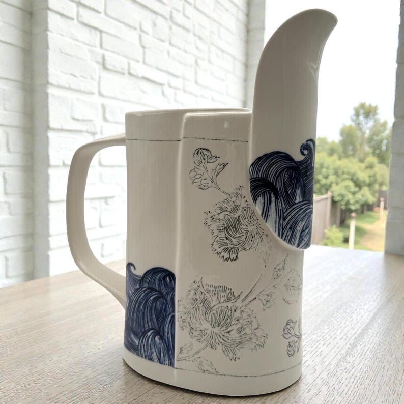 Brocca Pacifica Anthropologie x Linda Fahey / Stormy Seas / Mishima / Floral / Waves / 12" H immagine 1
