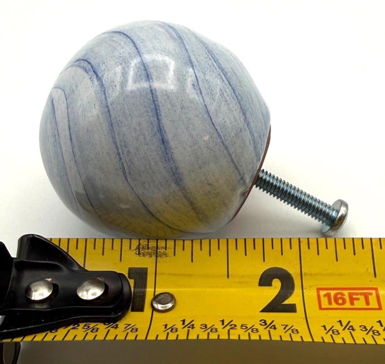 Juego de 2 tiradores Mackenzie Childs + herrajes / Remolino azul claro / Pomos para cajones / Armarios imagen 3