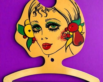Percha vintage BG Milano Mod Lady Face: estilo Carmen Miranda de plástico italiano