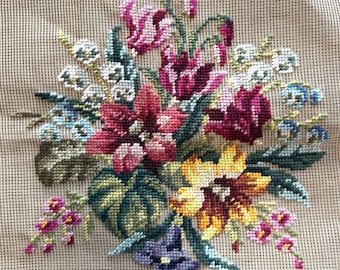Lienzo de tapicería vintage pre-trabajado para decoración / Ramo floral / Tulipán / Tamaño del diseño: 10" x 10"
