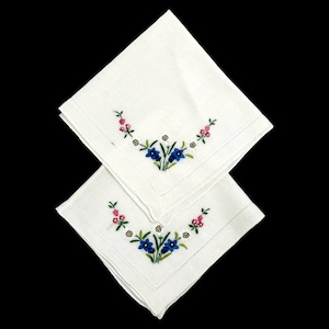 Lot of 2 Vintage Embroidered Floral Handkerchiefs | READ