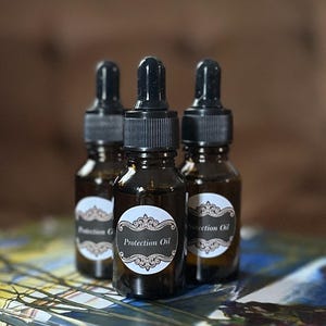 Reiki-Charged Protection Anointing Oil – Herbal Ritual Oil for Tools & Spellwork (Not Skin-Safe)