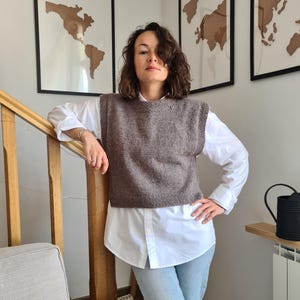 Hand-Knitted Wool Vest: Women&#39;s Sleeveless Sweater Waistcoat