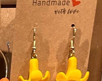 Puakenikeni drop earrings