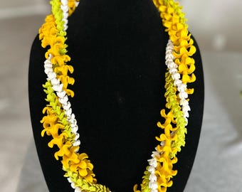 Pakalana, pikake and puakenikeni lei