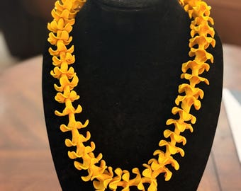 Puakenikeni lei- choker/hat lei length
