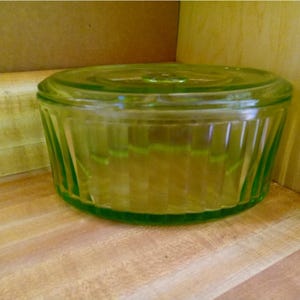 Anchor Hocking Covered Grün Uran Vaseline Glas Oval Kühlschrank Schüssel 8x6