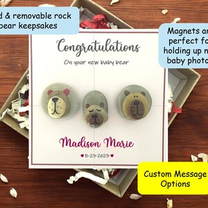 Carte personnalisée de félicitations pour nouveau-né avec souvenir magnétique ours pour maman et papa. Souvenir d'ours peint à la main pour la famille