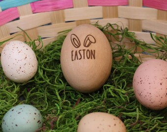 Huevo de Pascua de madera personalizado: regalo de recuerdo grabado