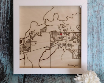 Mapa grabado personalizado: ubicación personalizada, arte de madera enmarcado de 23 x 23 cm