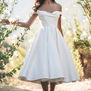 Elegant off Shoulder Tea Length A Line Satin Short Wedding Gown