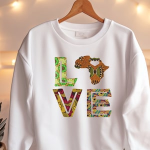 Kente Tuch Druck Sweatshirt, L.O.V.E. buchstabiert, afrikanisch inspiriert, afrozentrisches Geschenk, Valentinstag Pullover