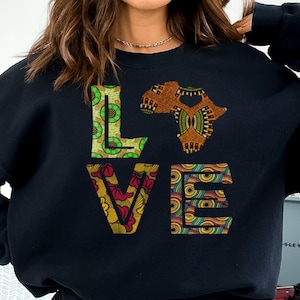 Sweatshirt met Kente-stofprint, L.O.V.E. gespeld, Afrikaans geïnspireerd, afrocentrisch cadeau, Valentijnsdagtrui