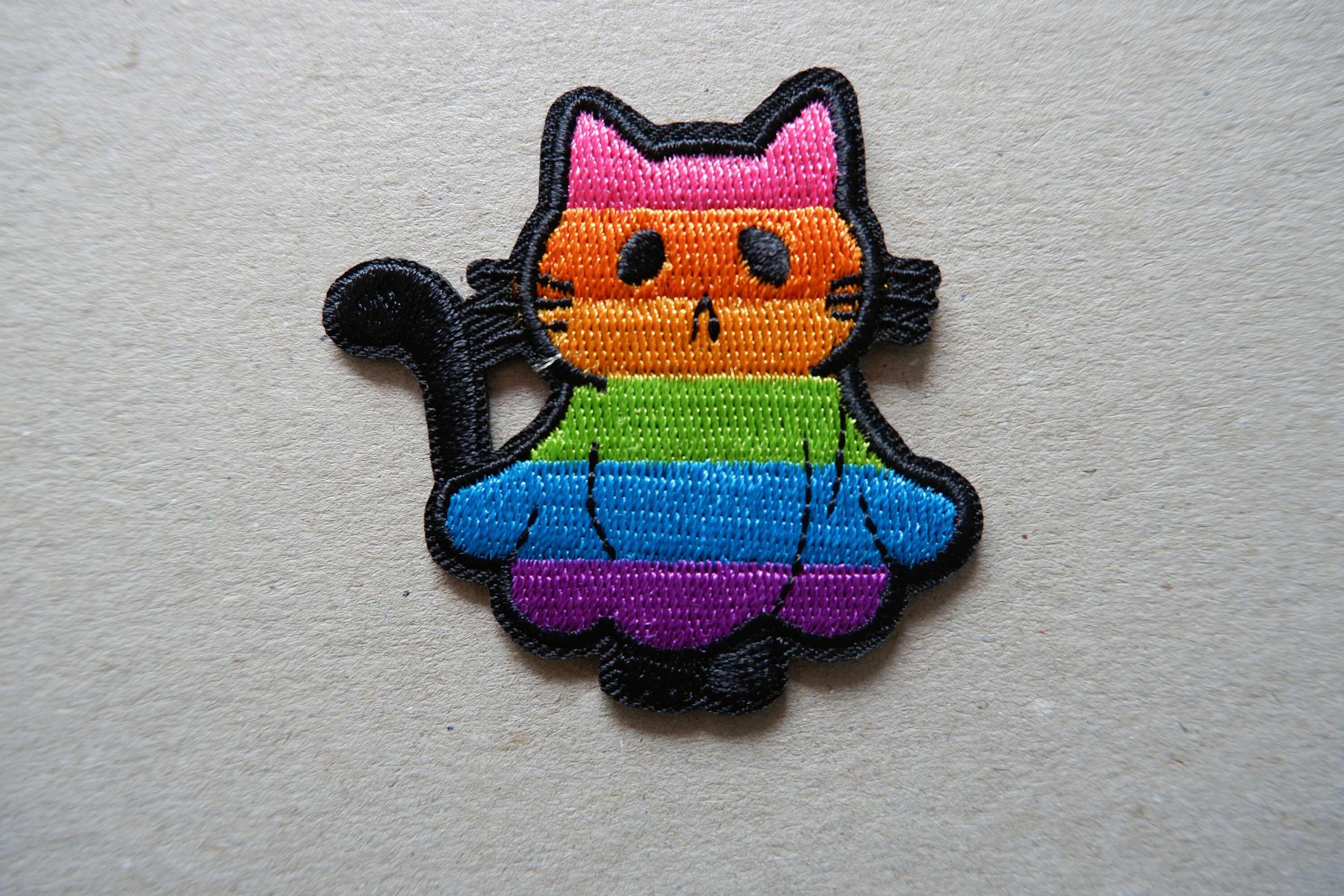 Emo Kat Geborduurde Opstrijkpatch Retro Dier Cartoon Patches voor Kleding Neon Badge Donkere Kawaii Regenboog Stof Pin Badge Naaien DIY