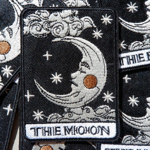 Der Mond Liebhaber Tarot Karte Aufnäher zum Aufbügeln Witchy Celestial Gestickte Aufnäher Geschenk für Freund auf Halloween Nette Astrologie Okkulte Abzeichen Jacke