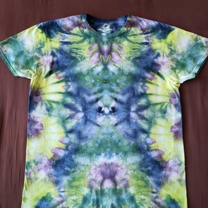 Mantis Garden - Large Tie Dye T-shirt