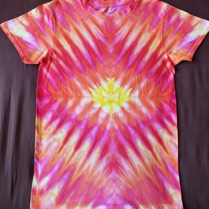 Sunburst - mała koszulka tie-dye